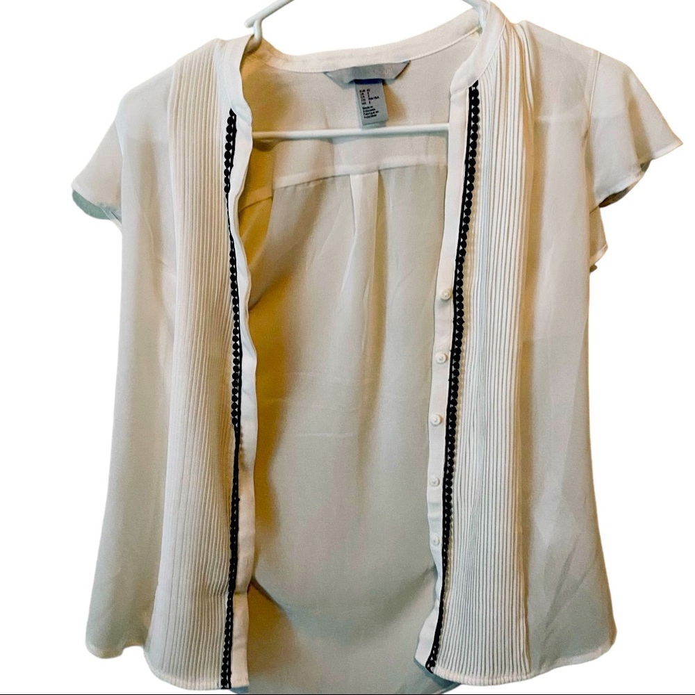 H& M Cream size 2 front -button  black trims short sleeve Business Casual